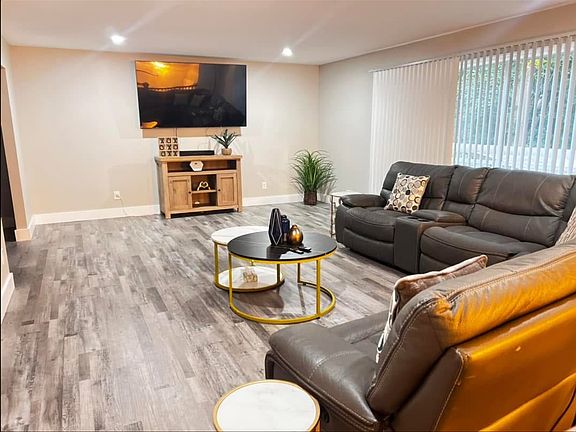 3rd image of 2276 Skyline Dr #1