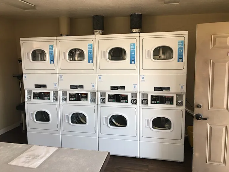 La Fuente Apartments — Photo 18