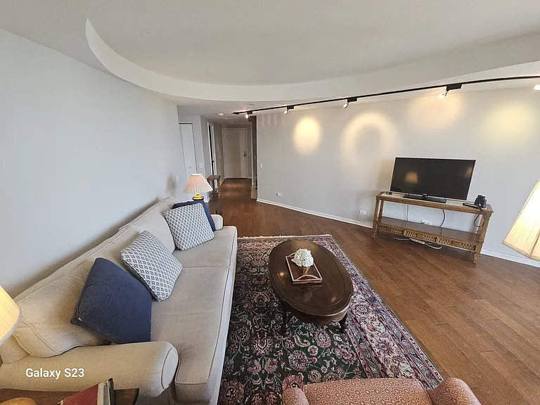 5320 N Sheridan Rd #1503 — Photo 6