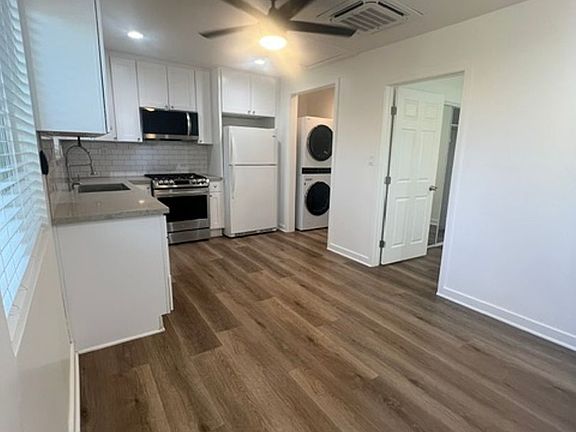 4th image of 10346 Ruffner Ave