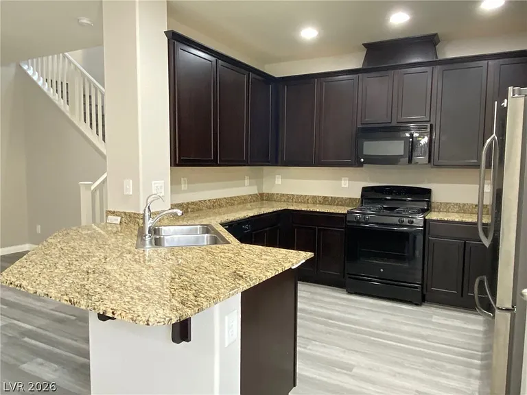 6142 Carter Caves Ave — Photo 5