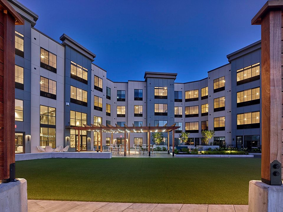 Building Photo 1