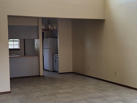 4th image of 3207 Hillrise Dr APT A
