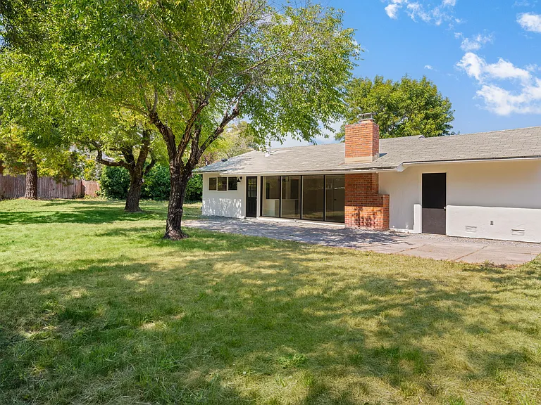 45 Pamela Ct — Photo 2