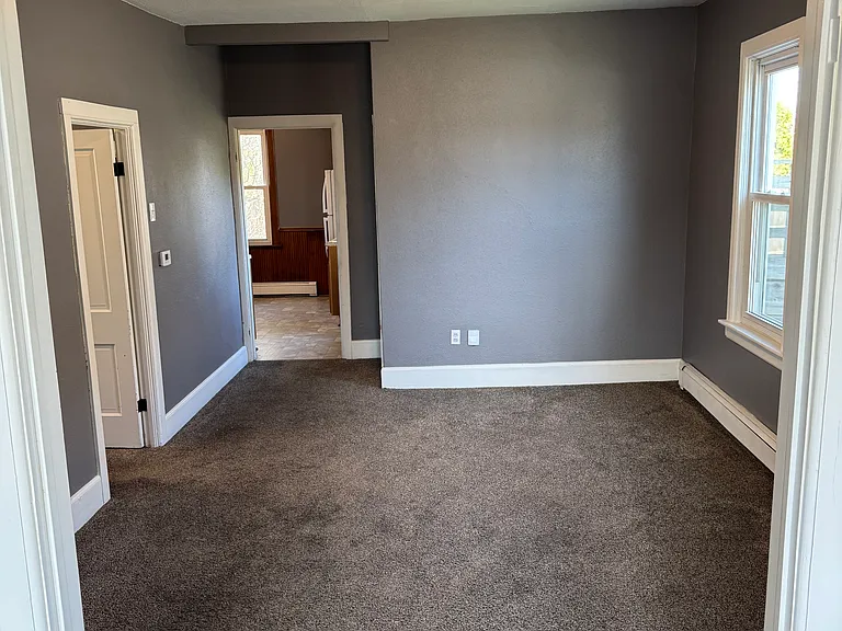1638 Saemann Ave — Photo 7