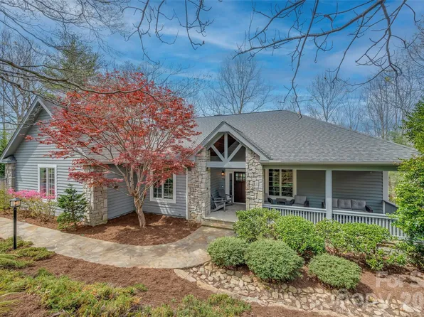 69 Old Hickory Trl, Hendersonville, NC 28739