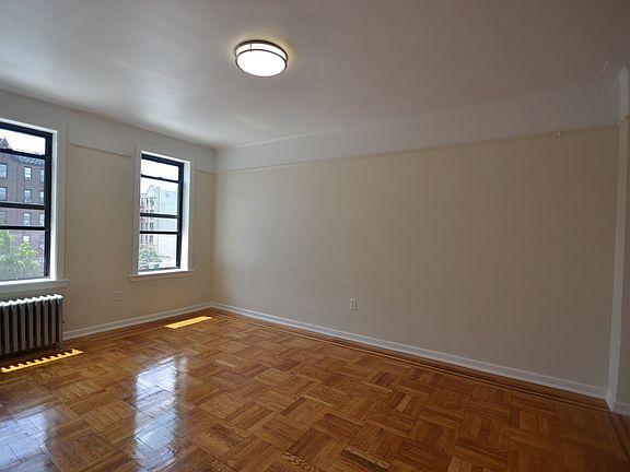 5th image of 4141 44th St APT B4