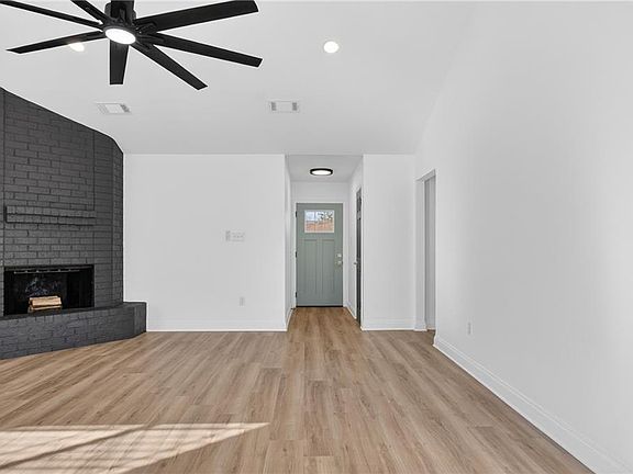 4th image of 217 Portsmouth Dr