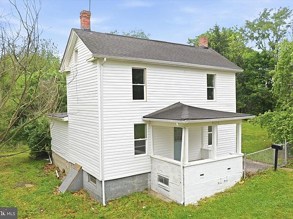 3rd image of 604 E Stephen St