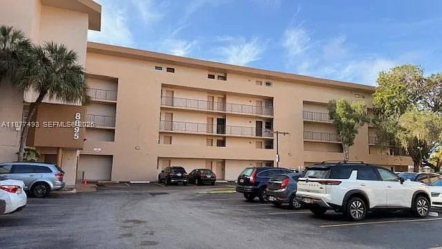 Building Photo - 8895 Fontainebleau Blvd #111