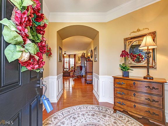5th image of 236 Begonia Ct