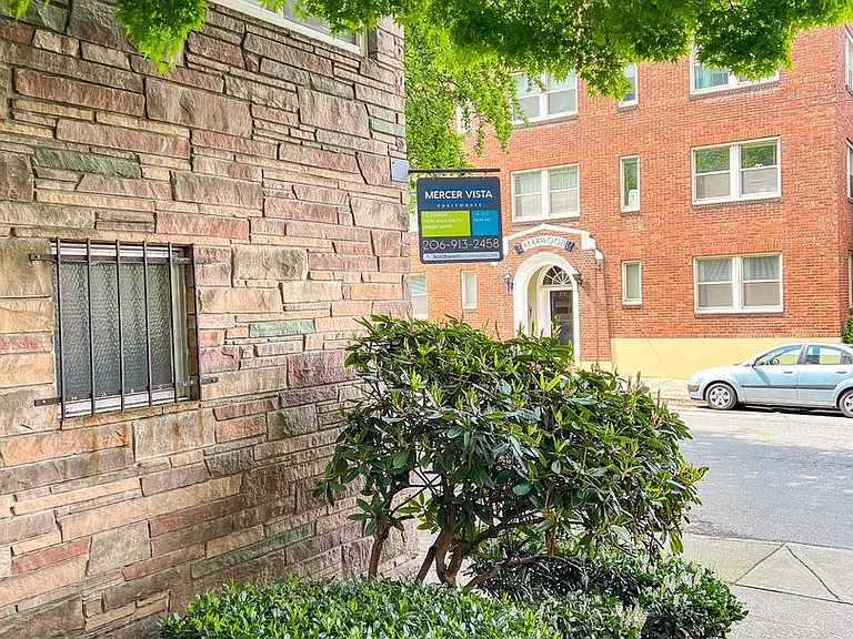 Mercer Vista Apartments — Photo 21