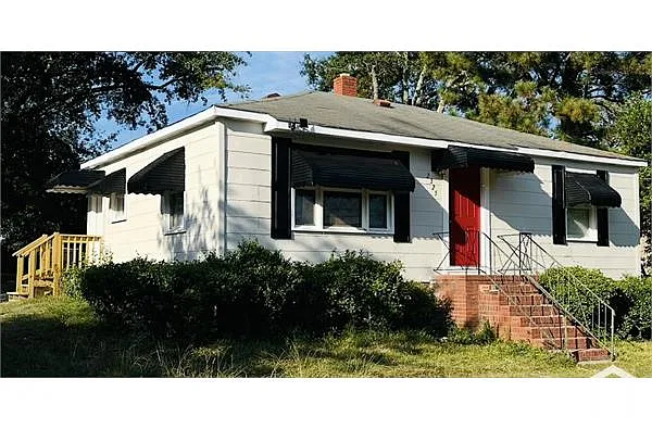 Building Photo - 2325 Harding Rd