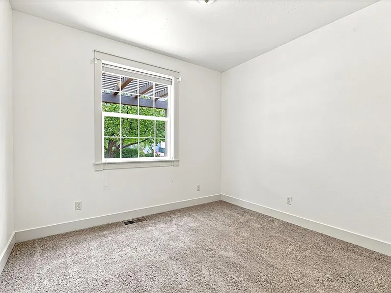 5555 N Sun Shimmer Ave — Photo 9