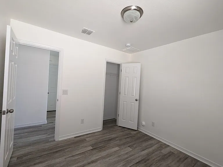123 E Watson Pl — Photo 11