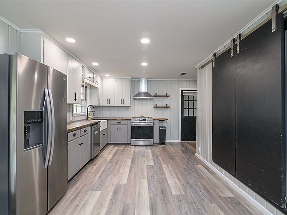 5th image of 12956 Adger Rd