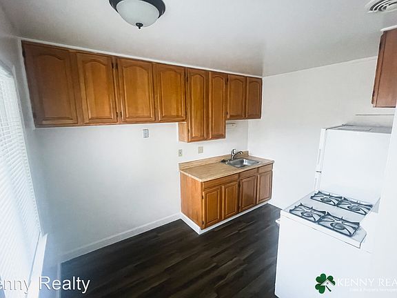 2nd image of 77 Oak Ave #4