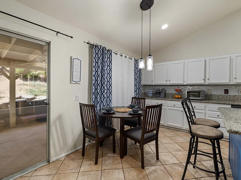 39523 Chalfont Ln — Photo 8