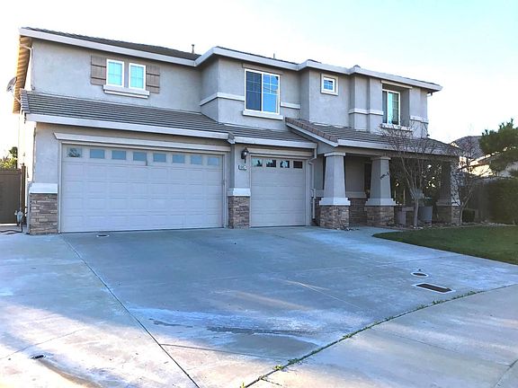 2nd image of 10657 Wellington Cir