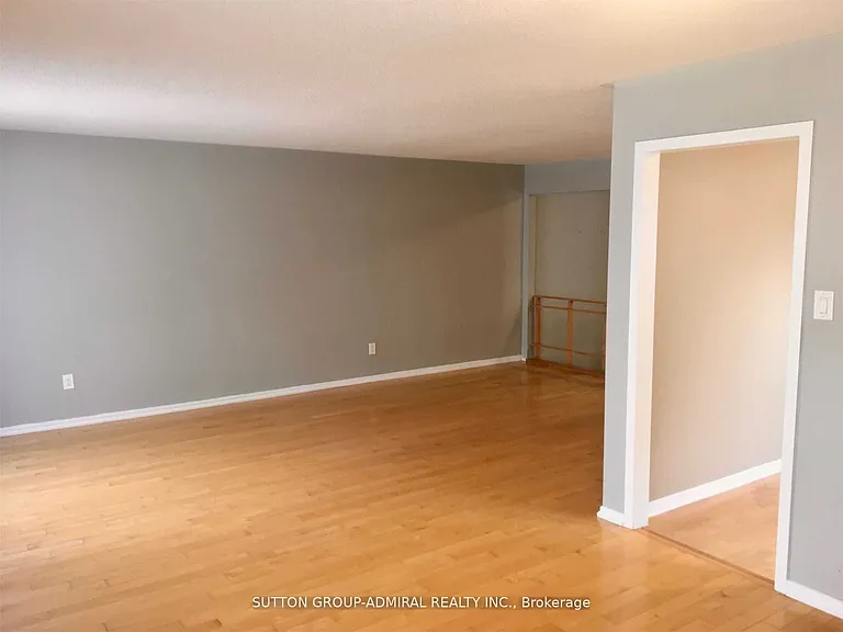 4 Nootka Cres #2 — Photo 9