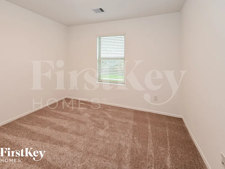 501 Maple Bend Ln — Photo 12