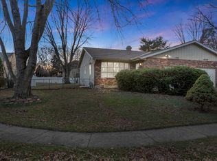 1883 Monday Dr, Elgin, IL 60123