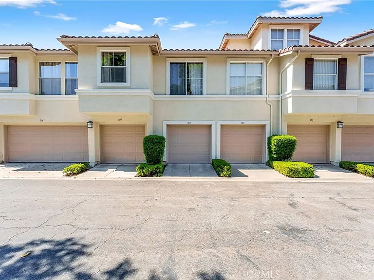 304 Birch Grv — Photo 34
