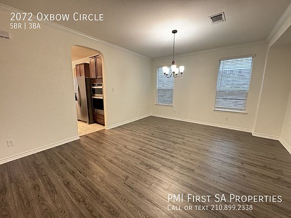 3rd image of 2072 Oxbow Cir