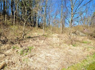 Hickory Rd, Pine Grove, PA 17963