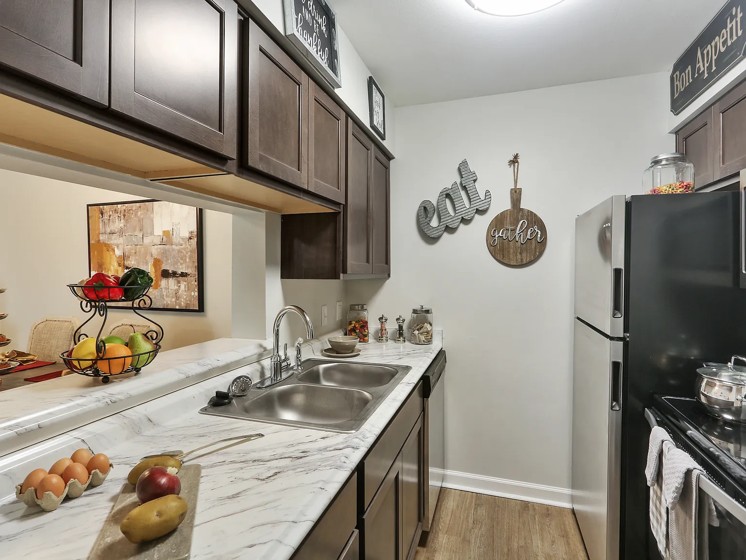 The Mayfair Apartment Homes — Photo 1