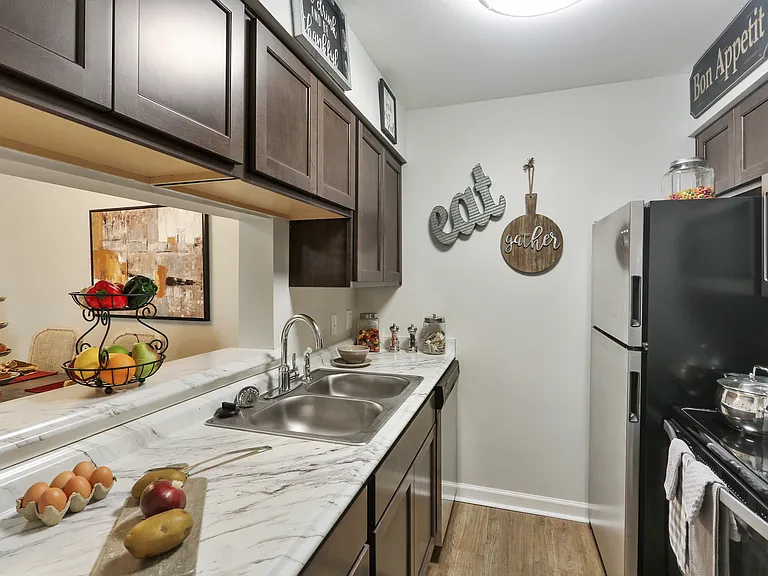 The Mayfair Apartment Homes — Photo 1