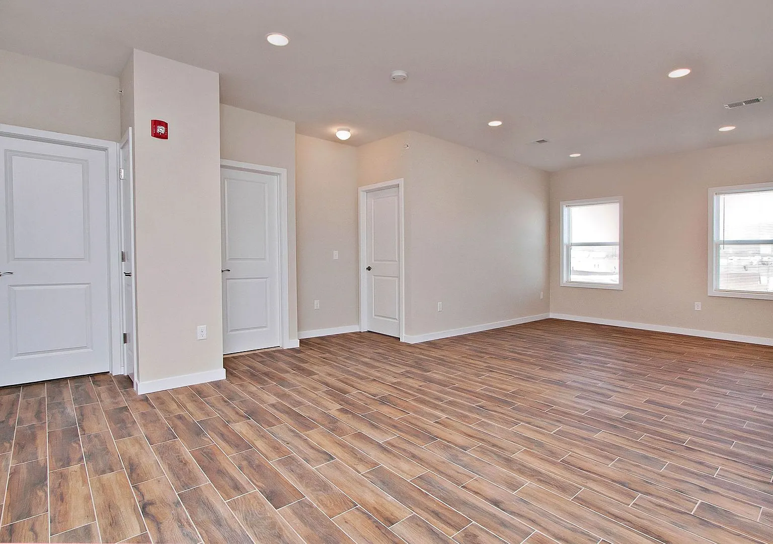 614 S Broad St — Photo 4
