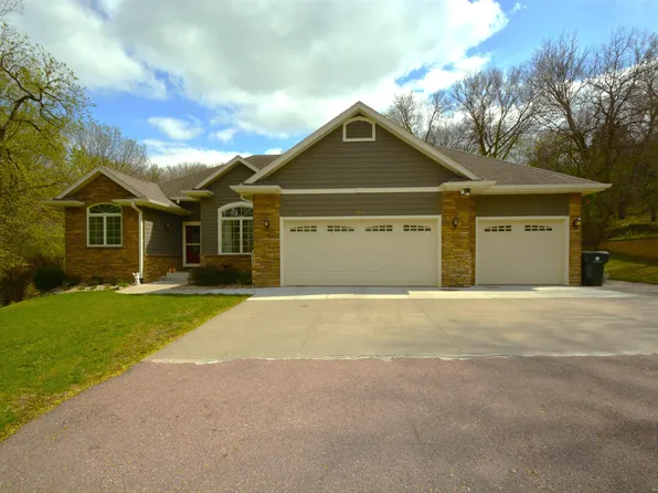 714 Deerfield Dr, Sioux City, IA 51108