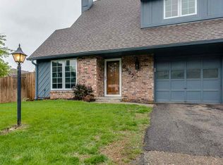 2927 SW Foxcroft 2 Ct, Topeka, KS 66614
