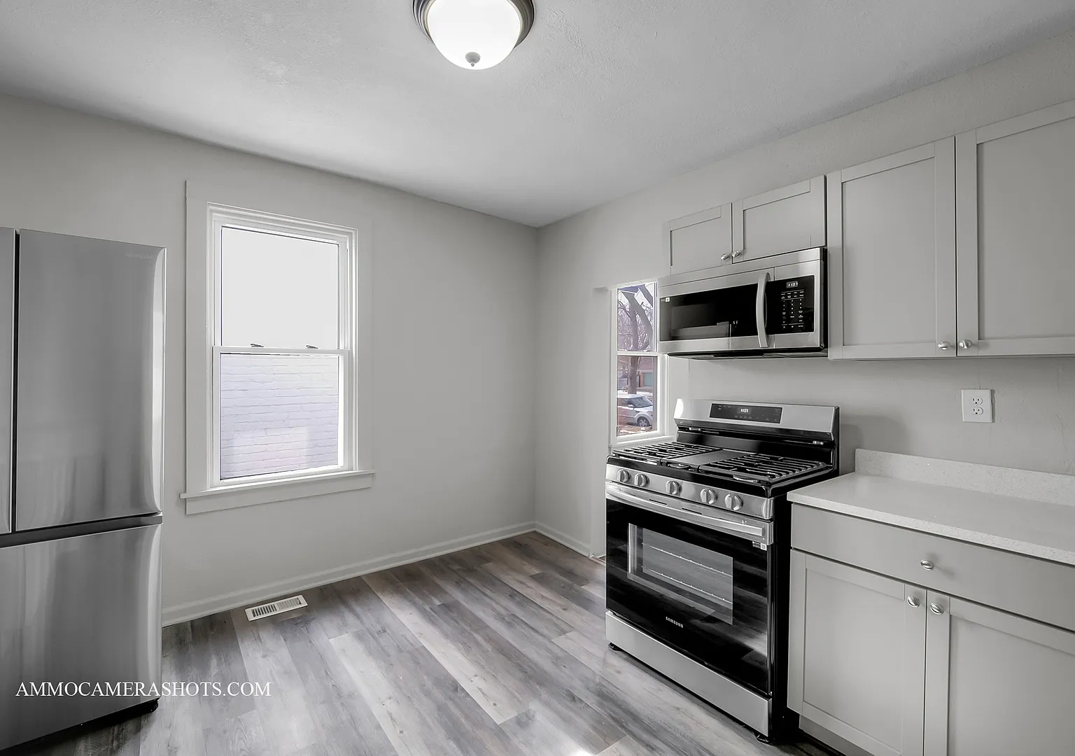 3 bed, 1100 sqft, $2,600 — Photo 2