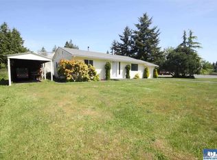 10 Mussel Beach Rd, Sequim, WA 98382