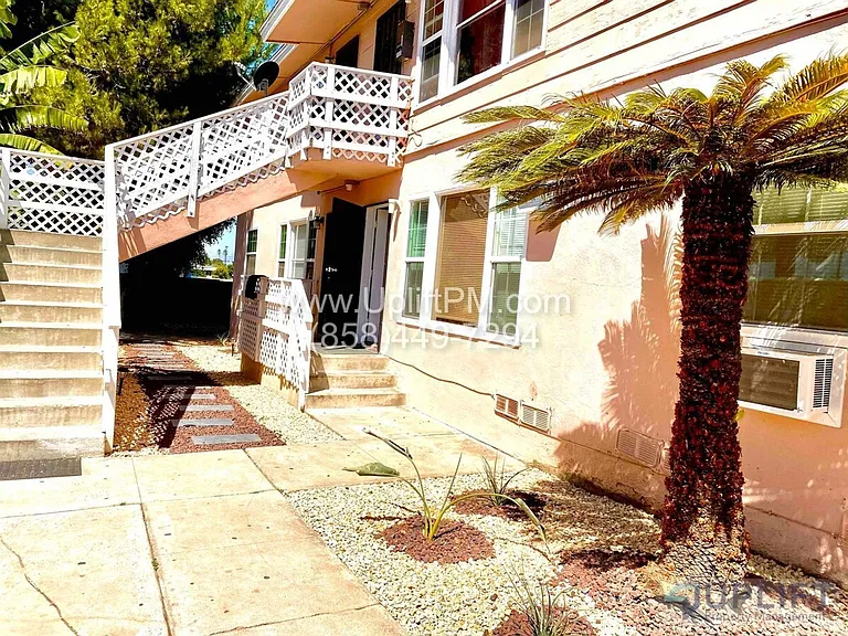 4829 Castle Ave — Photo 4