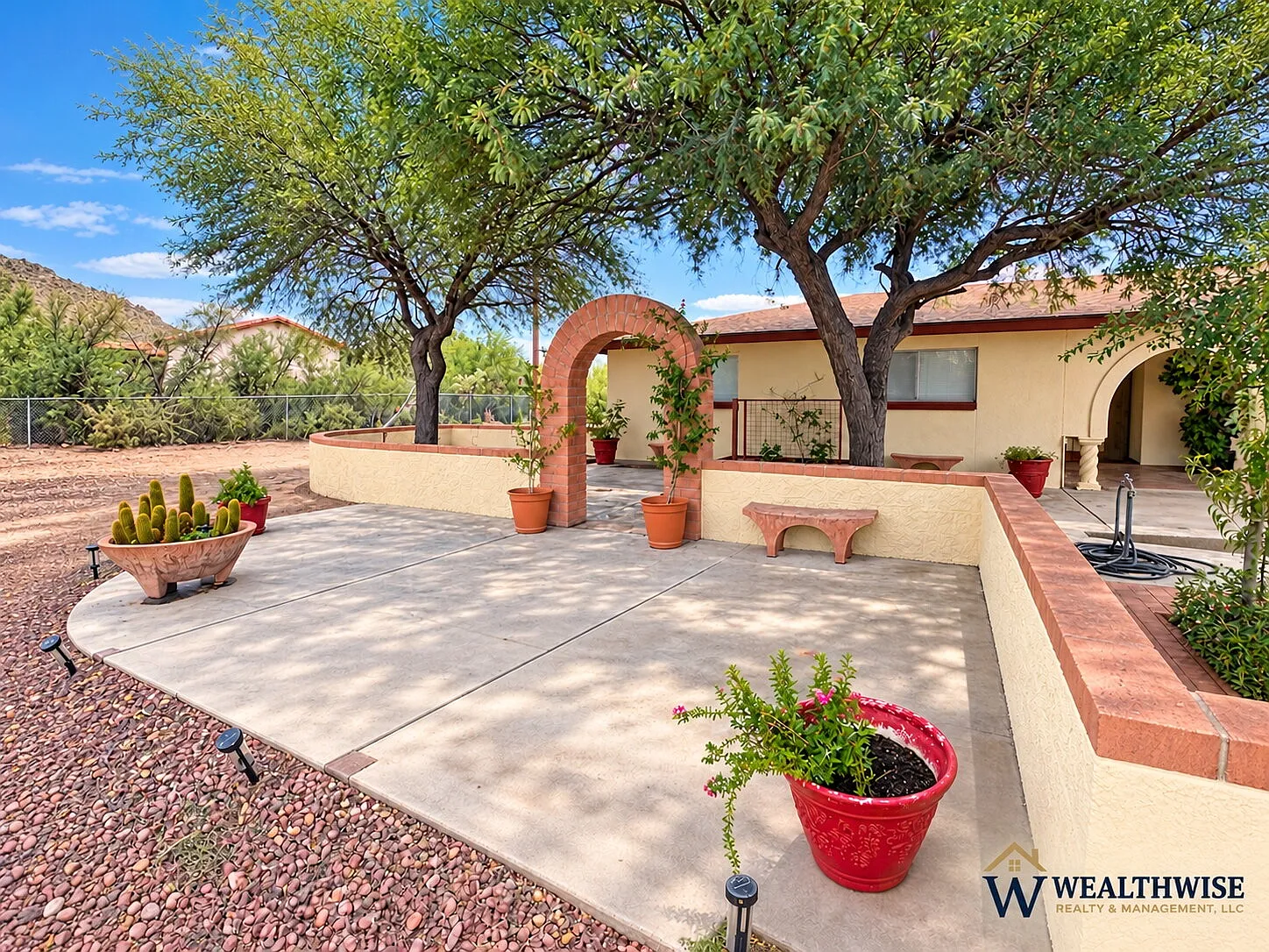 3 bed, 2.5 bath, 2161 sqft, $1,995 — Photo 3