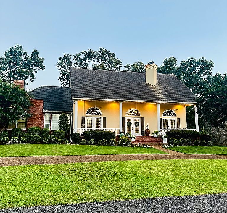 Welcome to Southern Charm!
