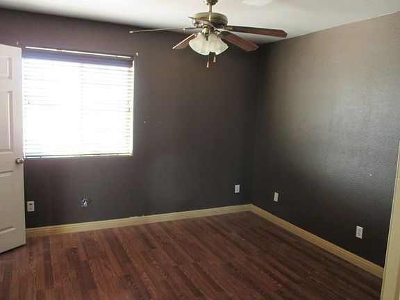 4th image of 594 E Patricia St