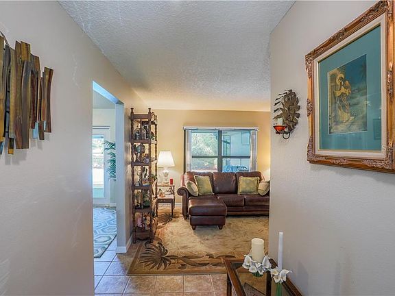 4th image of 36733 Forestdel Dr