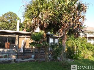 737 Cockle St, Surf City, NC 28445