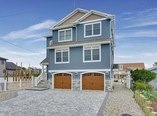 26 Drake Way, Toms River, NJ