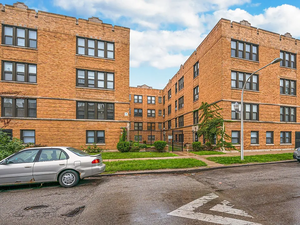 7114 S Cornell Ave #3A
