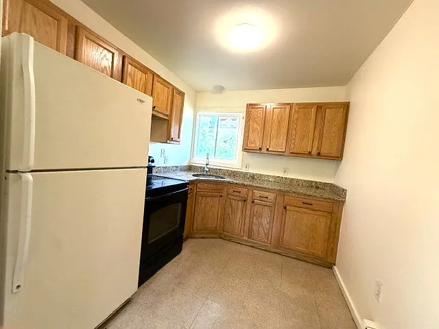 4 bed, 1120 sqft, $2,095 — Photo 4