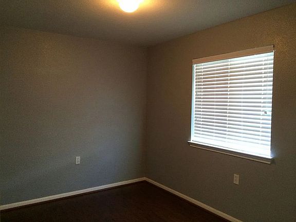 3rd image of 5321 Hutchinson Dr