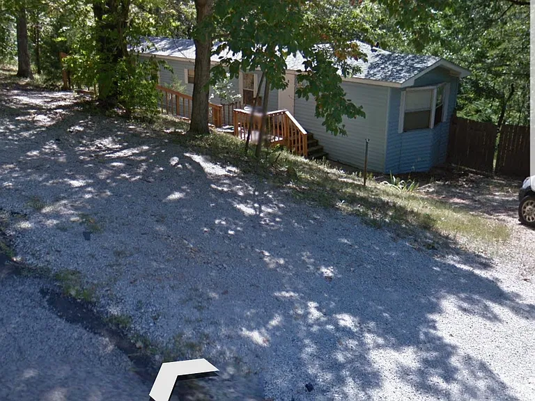 6806 Tree Top Dr — Photo 2