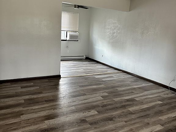 3rd image of 628 North St #3