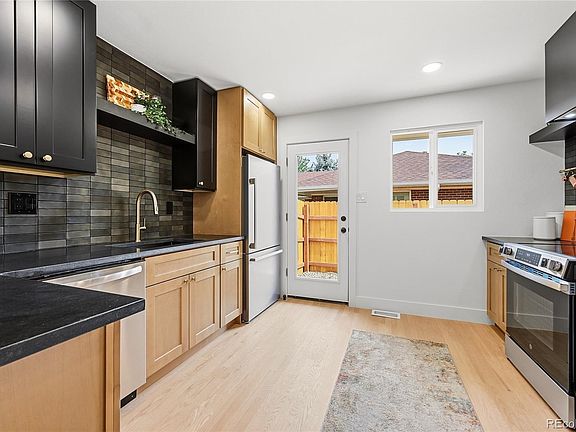 4th image of 3660 N Grape Street