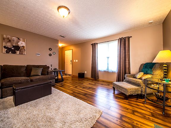 4th image of 1841 Daisyfield Dr